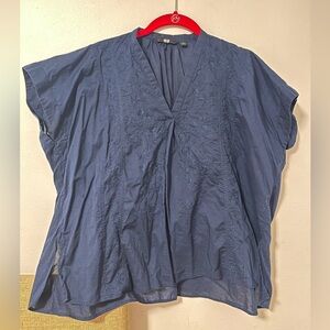 Uniqlo Embroidered Short-Sleeve Navy Top Size Small